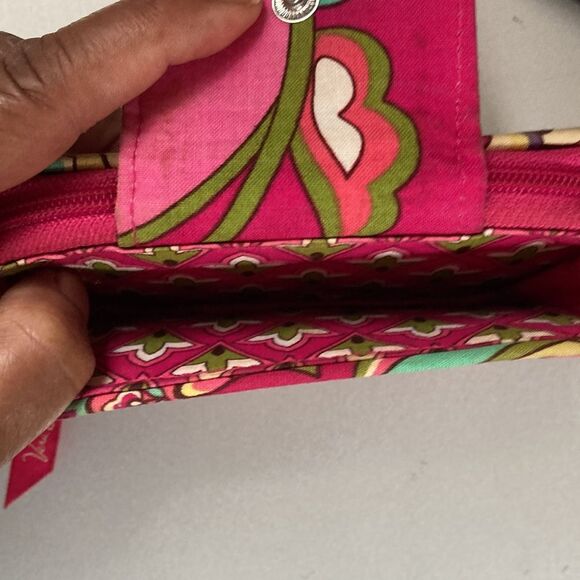 Vera Bradley Retired Very Berry Paisley Zip Around Wristlet Wallet - Picture 6 of 8